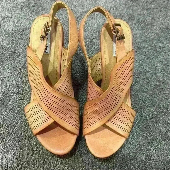 Not rated buckle wedge - Picture 2 of 4